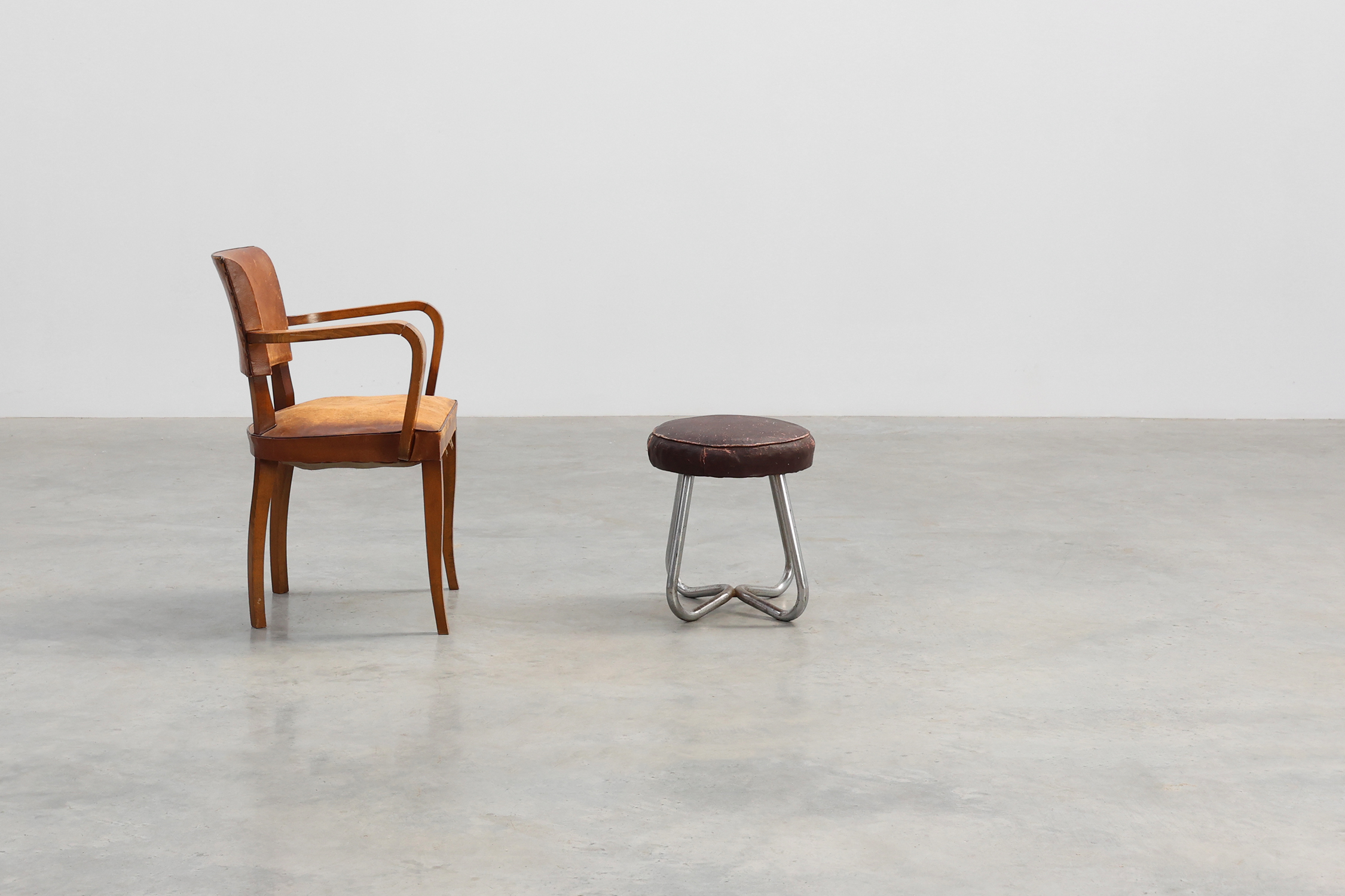 Bauhaus Modernist Stool with Chrome Tubular Frame and Leather Seat, Germany &ndash; 1920sthumbnail